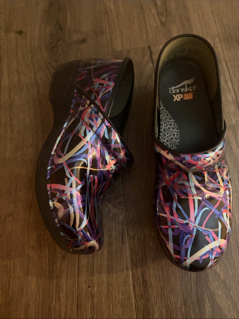 Dansko XP 2.0 Multicolor Abstract Clogs - Picture 4 of 8